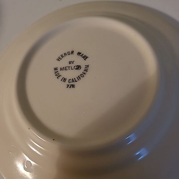 Set of Four Metlox Saucers - Picture 5 of 10